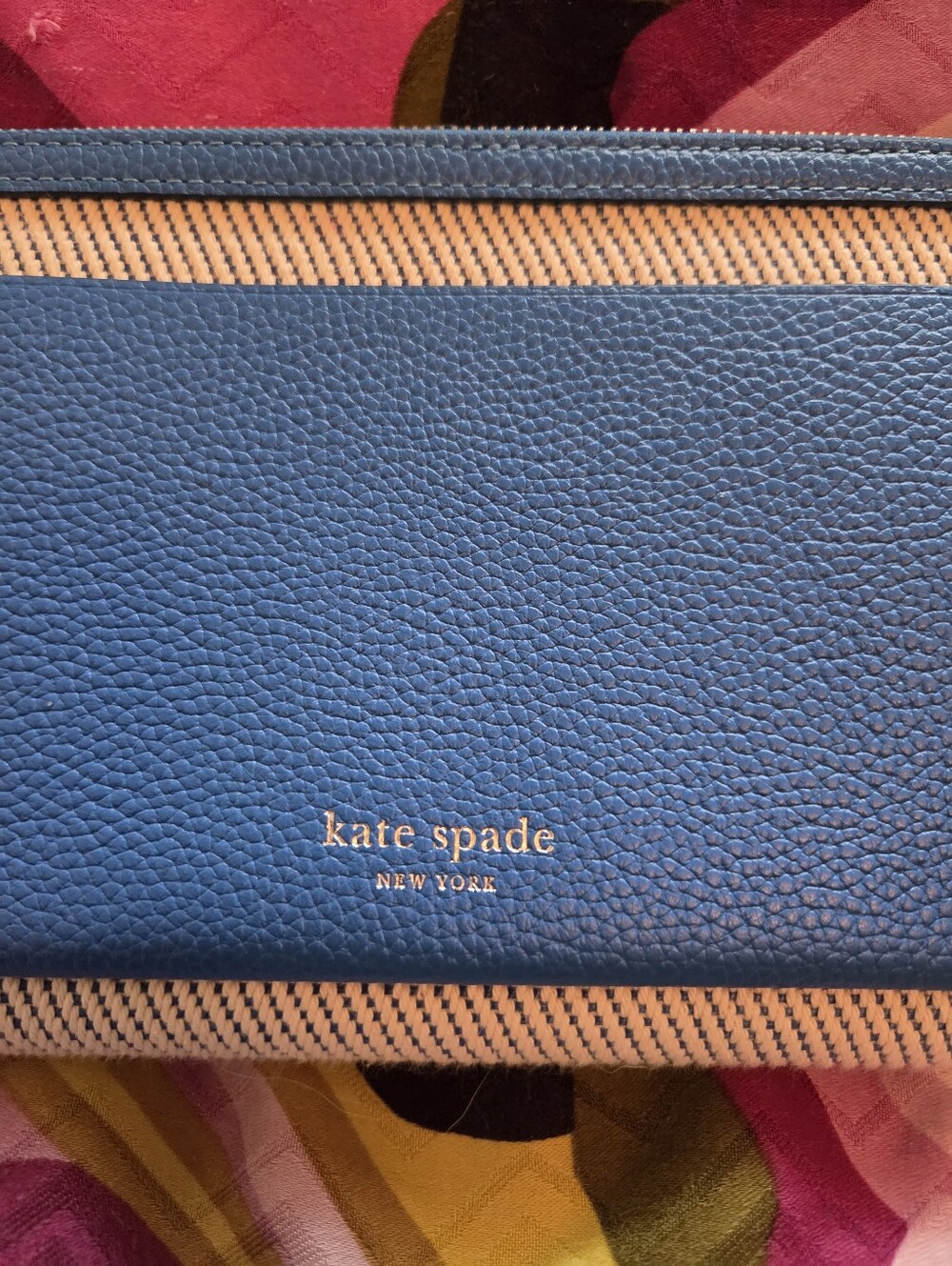 kate spade cobalt blue and beige wristlet clutch - Picture 6 of 6
